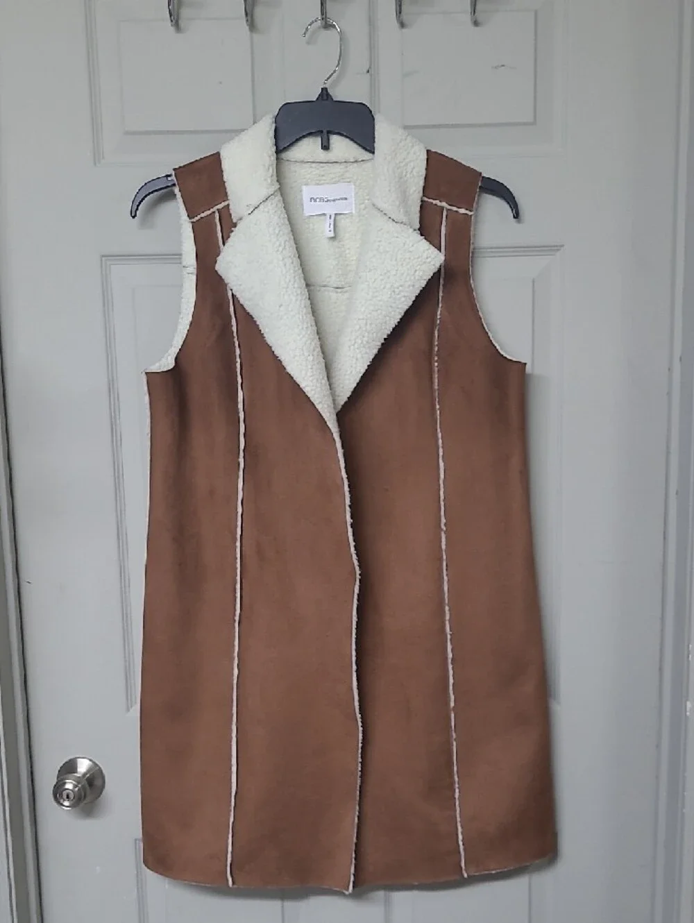 BCBGeneration Sherpa Knit Long Faux Suede Vest Cinnamon Medium GUC - Picture 2 of 11